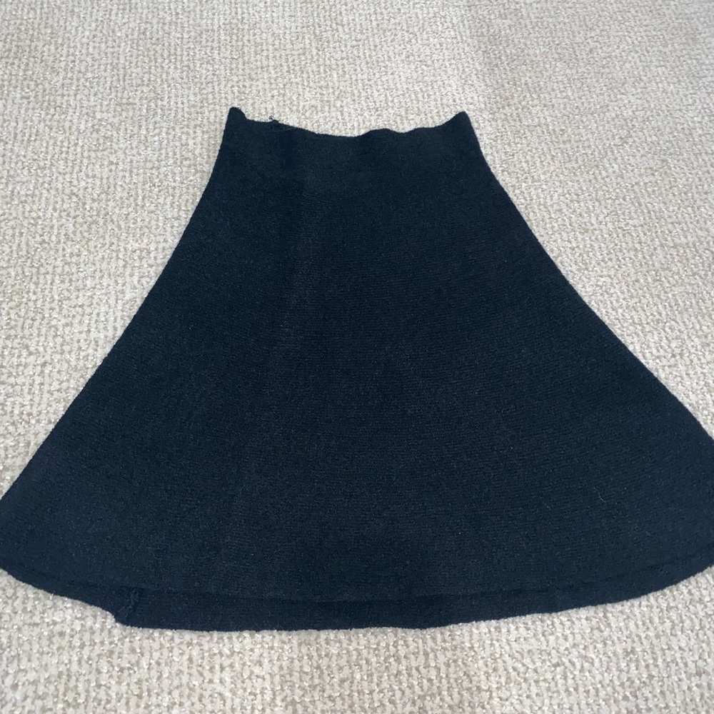 black mini skirt!